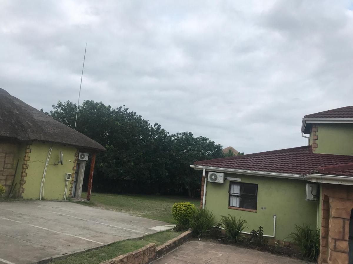 Sodwana Road Holiday Lodge Содвана Бей Екстериор снимка